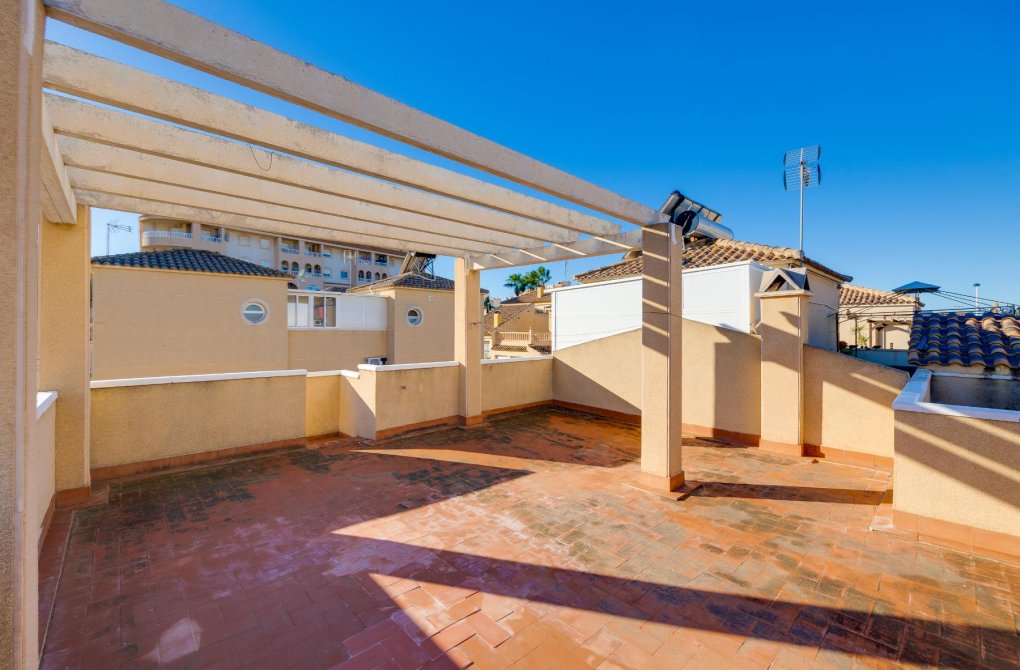 Resale - Chalet - Torrevieja - Pueblo - Centro