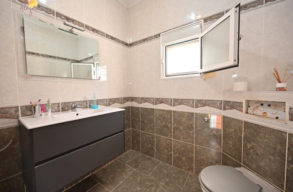 Reventa - Casa adosada - Orihuela - Urbanización Perla del Mar
