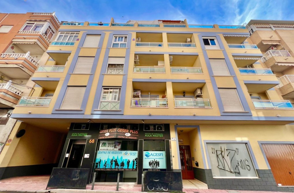 Resale - Apartment - Torrevieja - Centro