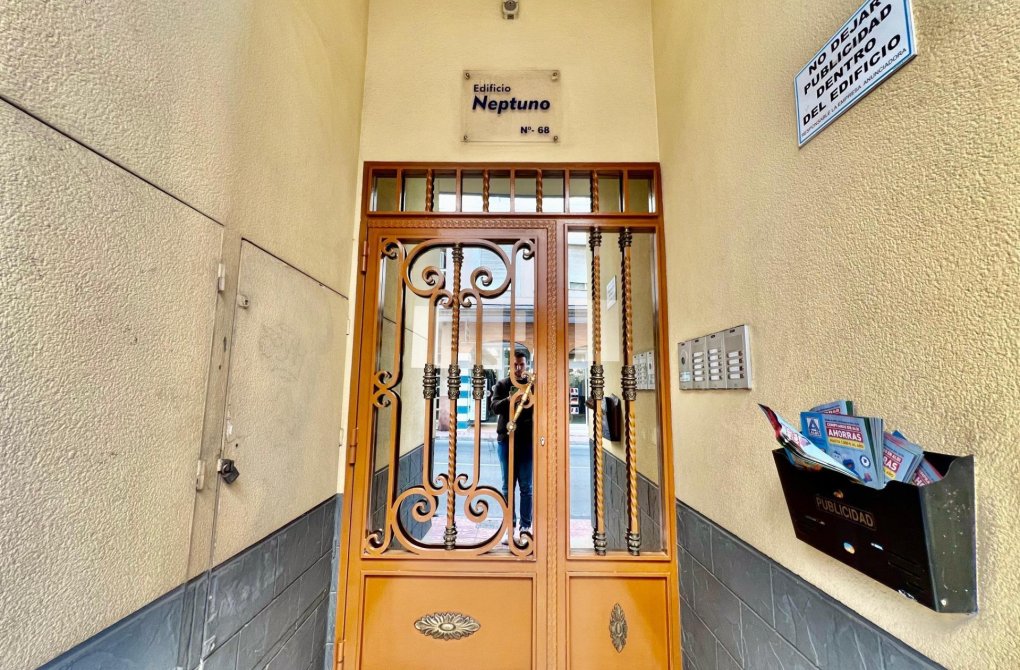 Resale - Apartment - Torrevieja - Centro