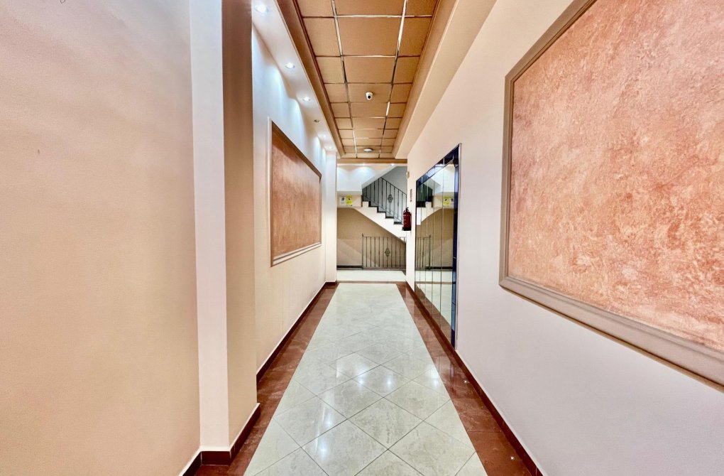 Resale - Apartment - Torrevieja - Centro