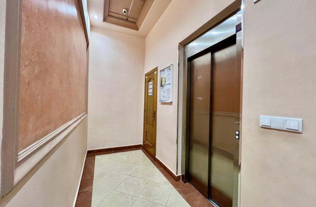 Resale - Apartment - Torrevieja - Centro