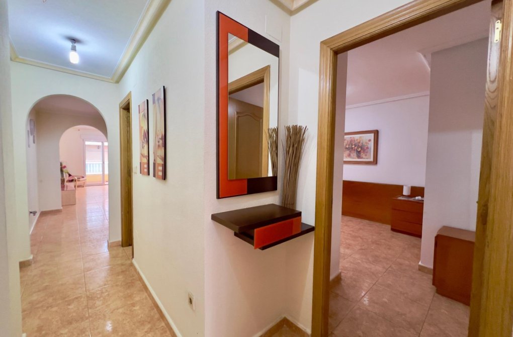Resale - Apartment - Torrevieja - Centro