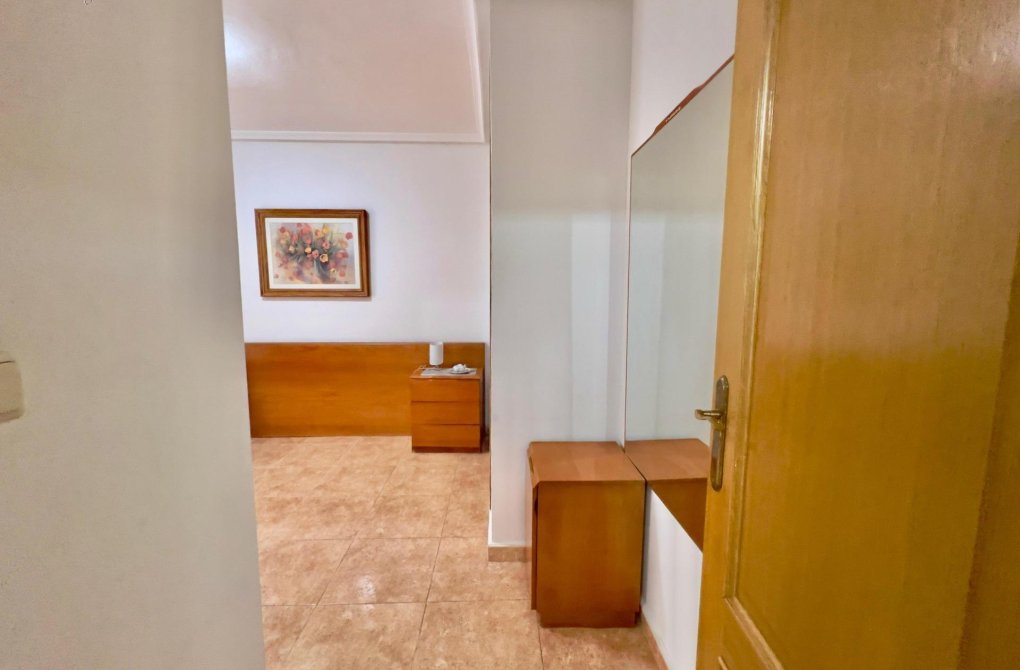 Resale - Apartment - Torrevieja - Centro