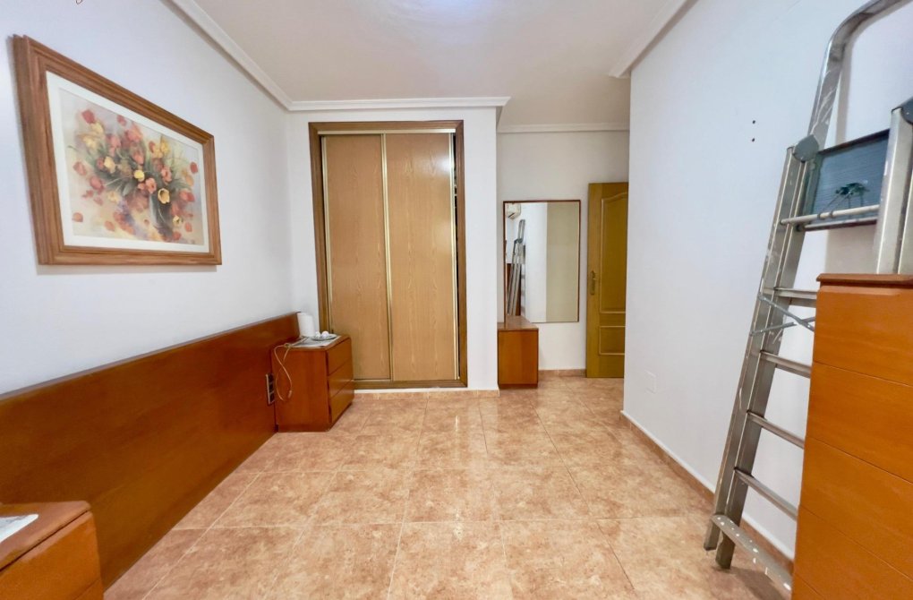 Resale - Apartment - Torrevieja - Centro