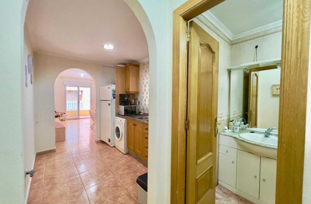 Resale - Apartment - Torrevieja - Centro