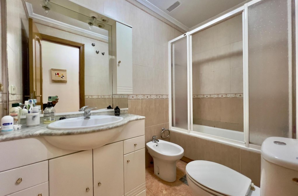 Resale - Apartment - Torrevieja - Centro