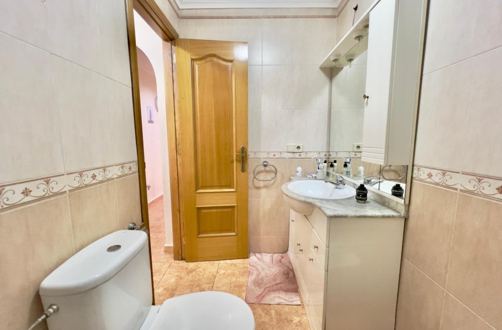 Resale - Apartment - Torrevieja - Centro