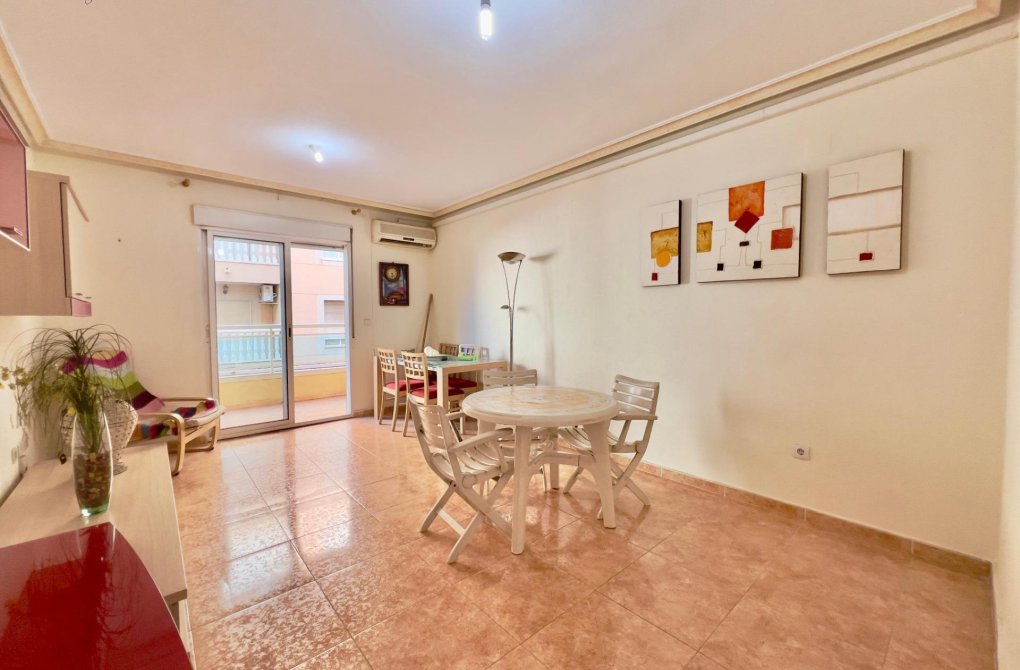 Resale - Apartment - Torrevieja - Centro