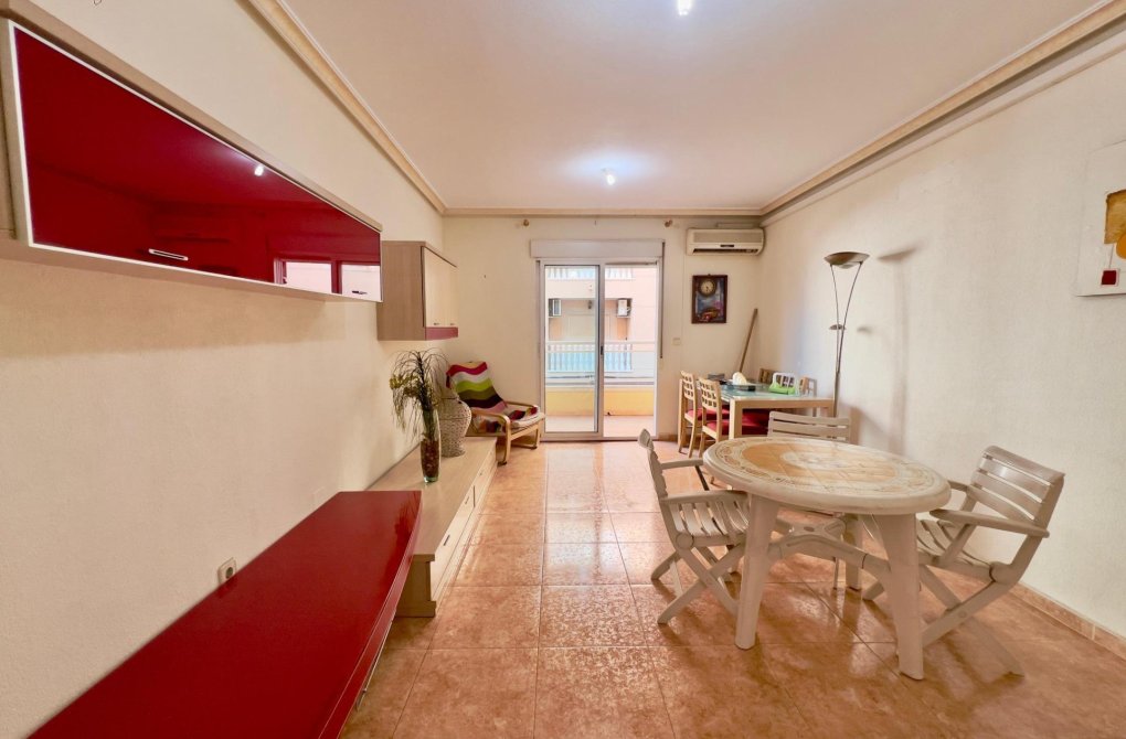 Resale - Apartment - Torrevieja - Centro