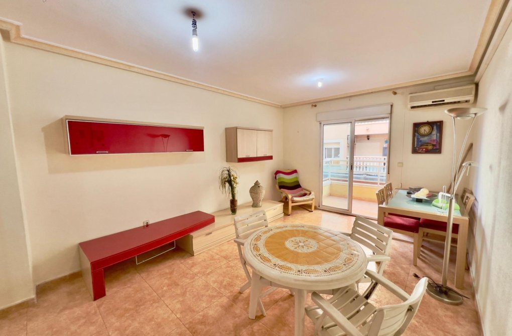 Resale - Apartment - Torrevieja - Centro