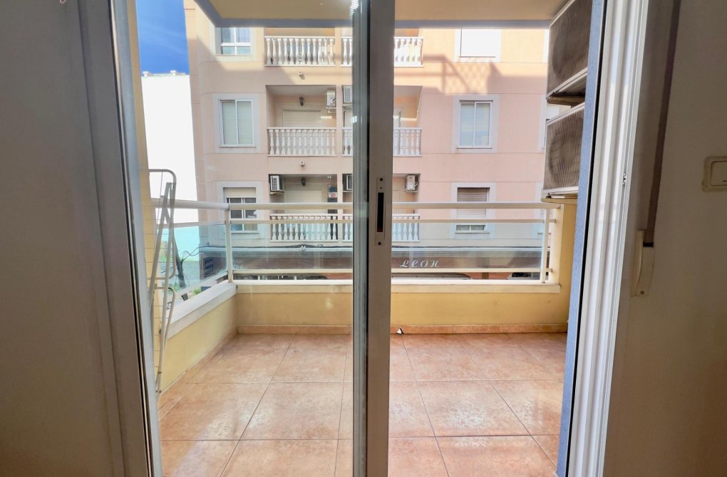Resale - Apartment - Torrevieja - Centro