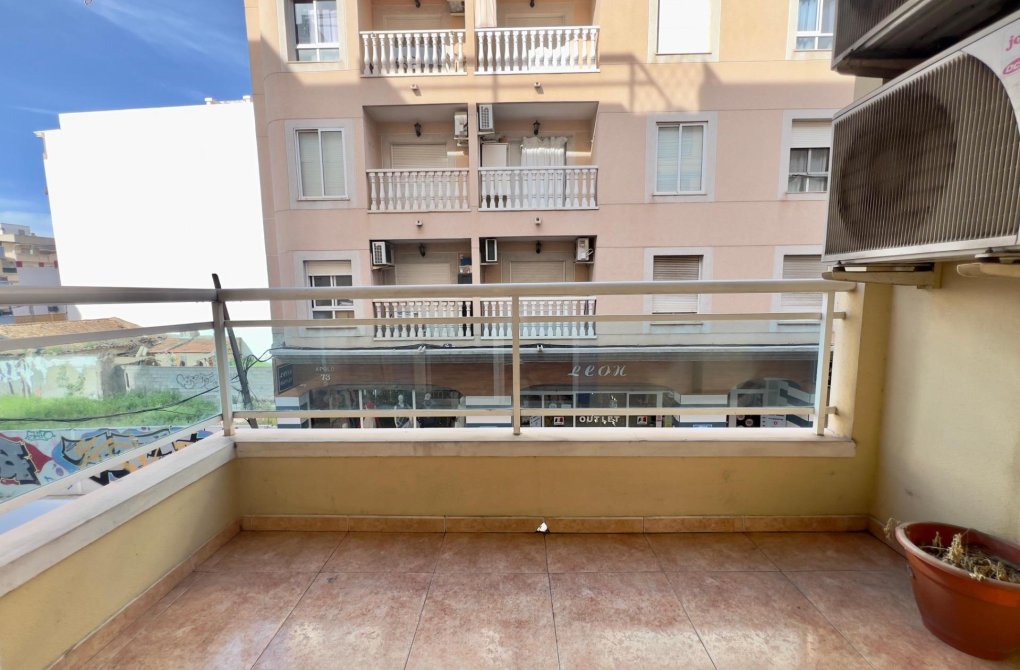 Resale - Apartment - Torrevieja - Centro