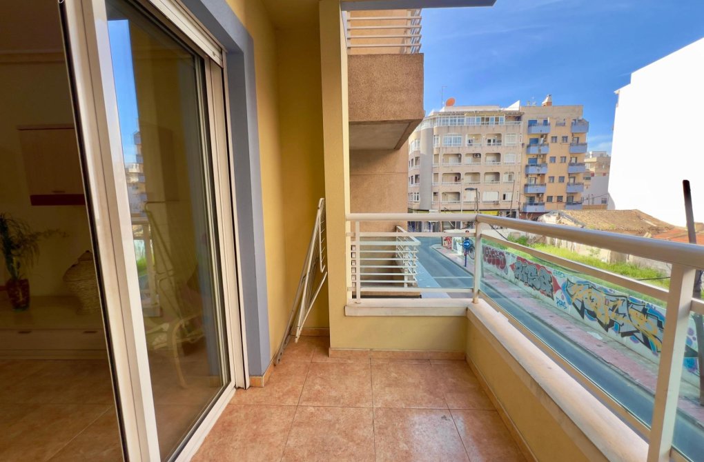 Resale - Apartment - Torrevieja - Centro