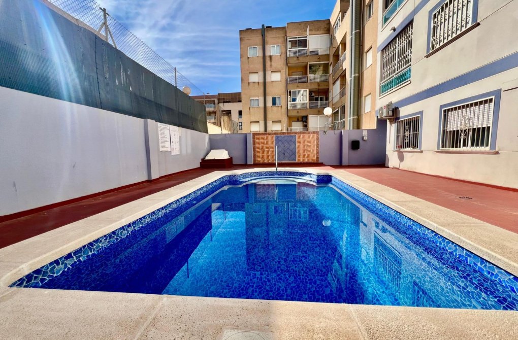 Resale - Apartment - Torrevieja - Centro