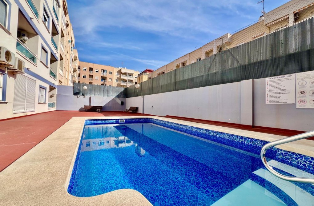 Resale - Apartment - Torrevieja - Centro
