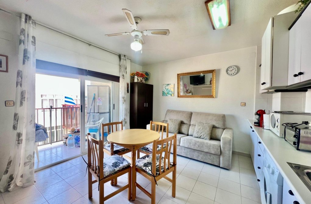 Reventa - Estudio - Torrevieja - Habaneras