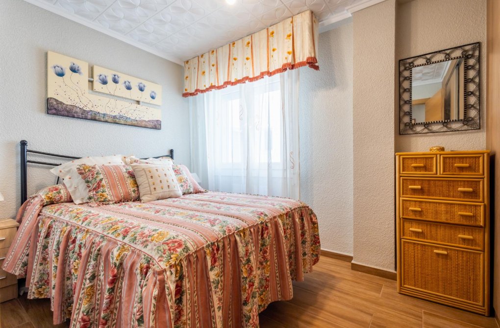 Вторичное жилье - Апартаменты - Torrevieja - Playa del Acequión