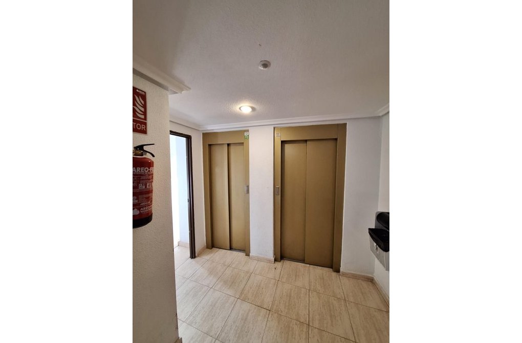 Rynek wtórny - Apartament - Torrevieja - Playa de los locos
