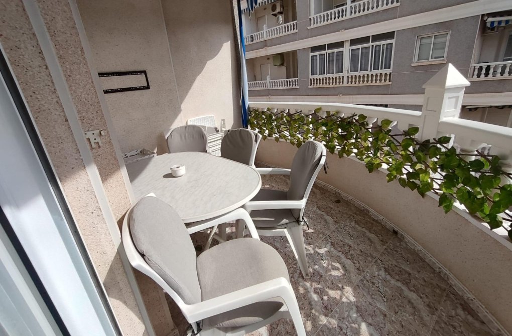 Reventa - Apartamento - Torrevieja - Playa del cura