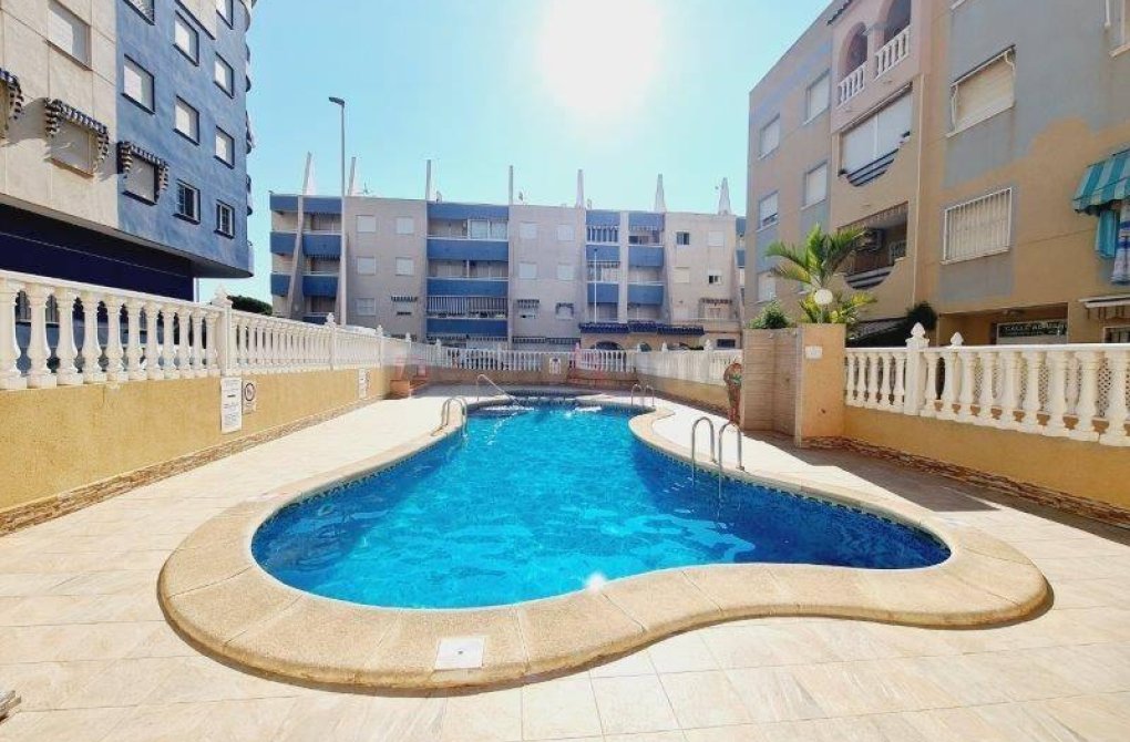 Вторичное жилье - Квартира - Torrevieja - La Mata pueblo