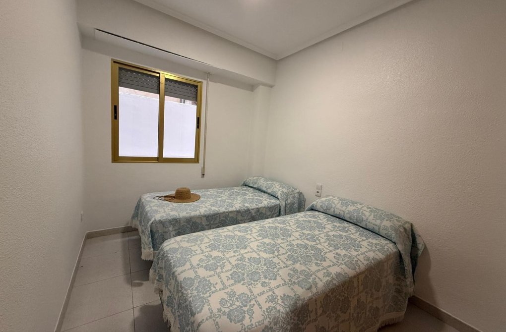 Resale - Apartment - Torrevieja - La Mata