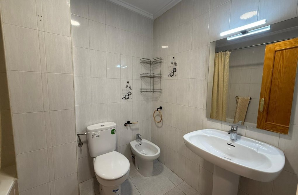 Resale - Apartment - Torrevieja - La Mata
