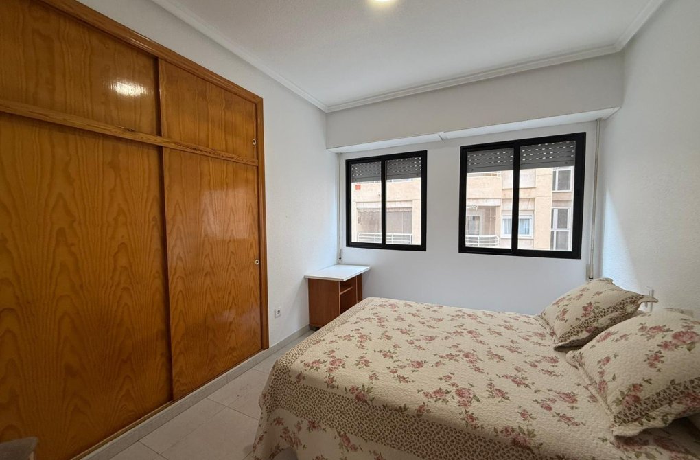 Resale - Apartment - Torrevieja - La Mata