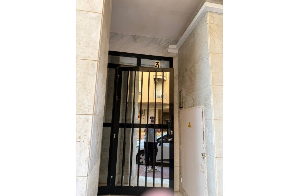 Resale - Apartment - Torrevieja - La Mata