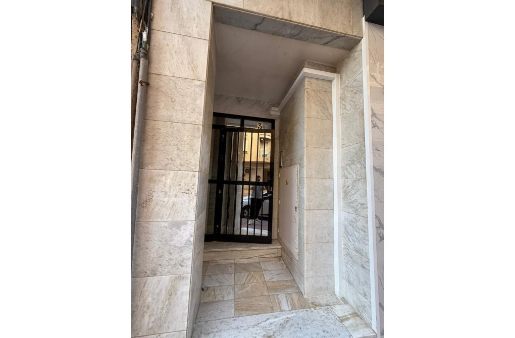 Resale - Apartment - Torrevieja - La Mata
