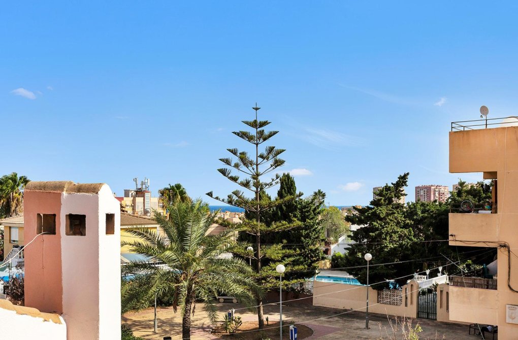Вторичное жилье - Дом рядовой застройки - Torrevieja - Aguas nuevas 1