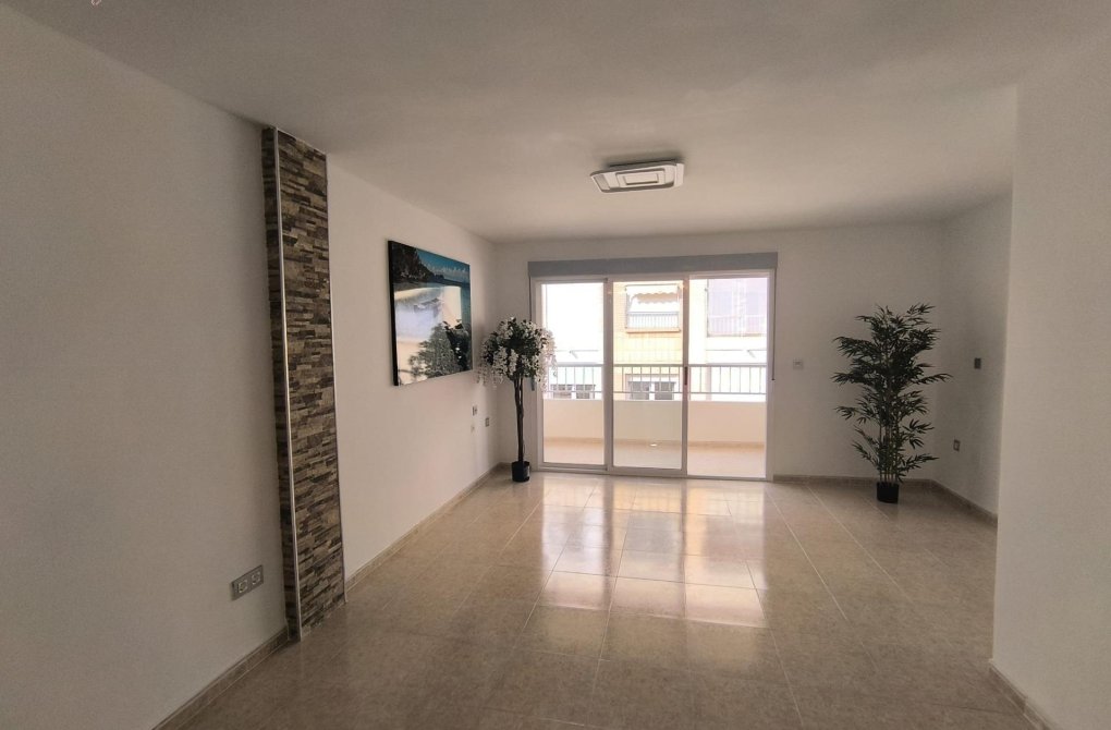 Вторичное жилье - Квартира - Torrevieja - Playa del cura