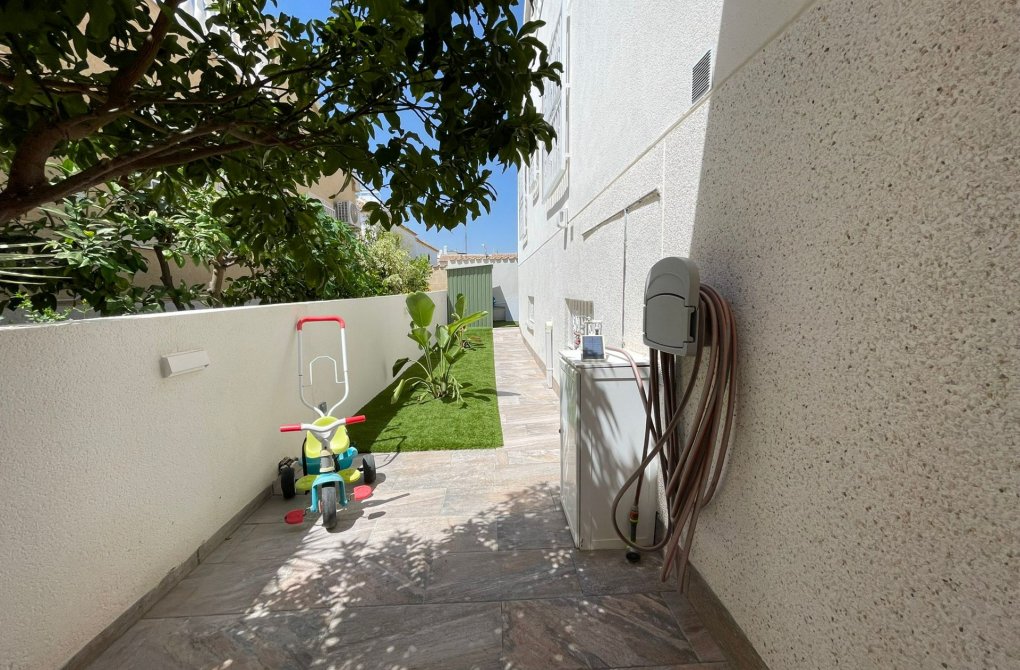 Resale - house - Orihuela Costa - Los Altos