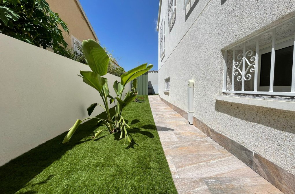 Resale - house - Orihuela Costa - Los Altos