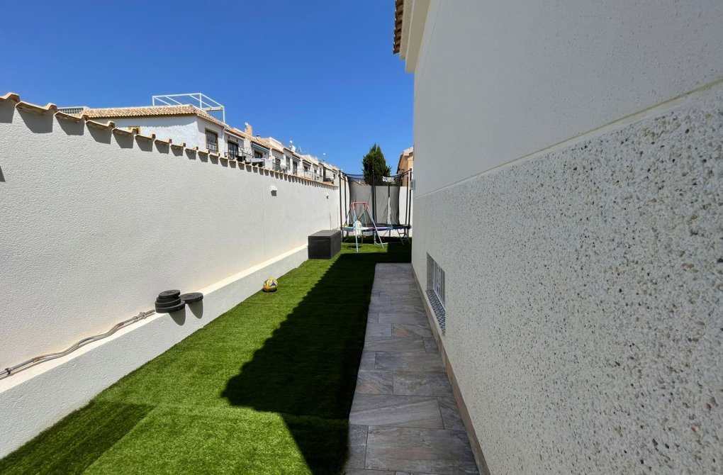 Resale - house - Orihuela Costa - Los Altos