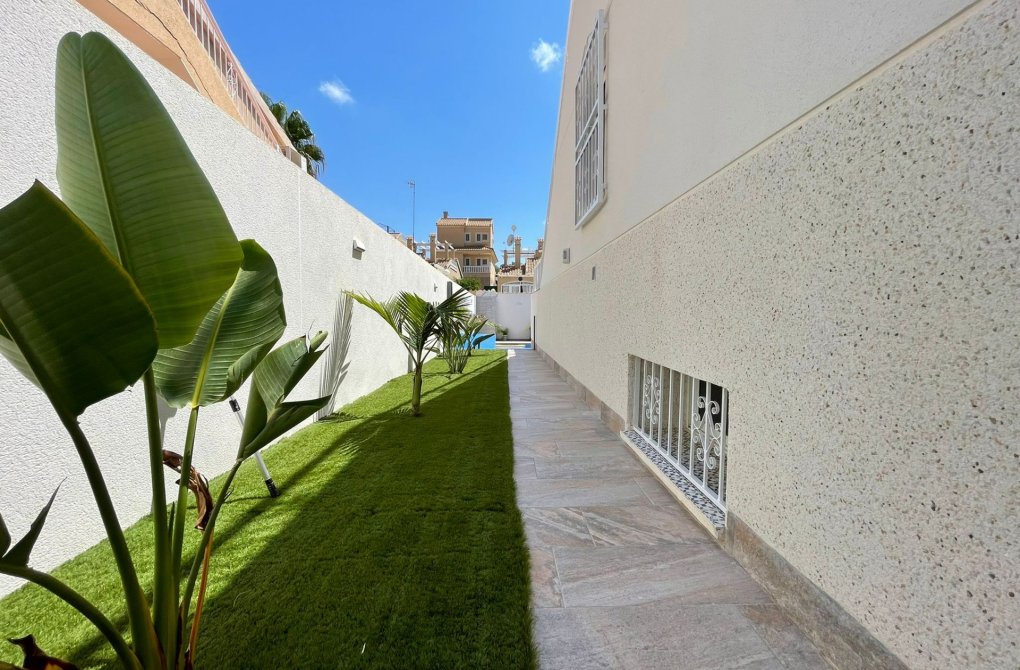 Resale - house - Orihuela Costa - Los Altos