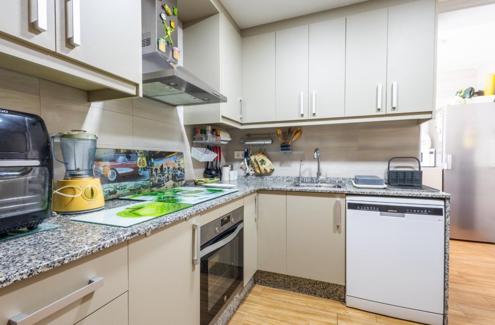 Rynek wtórny - Apartament - Torrevieja - Playa del Acequión