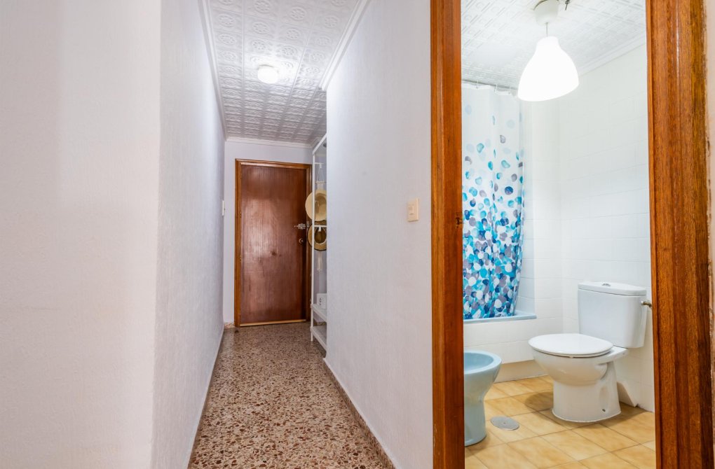 Resale - Apartamento - Torrevieja - Playa de los Naufragos