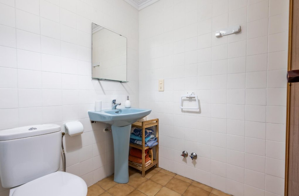 Resale - Apartamento - Torrevieja - Playa de los Naufragos