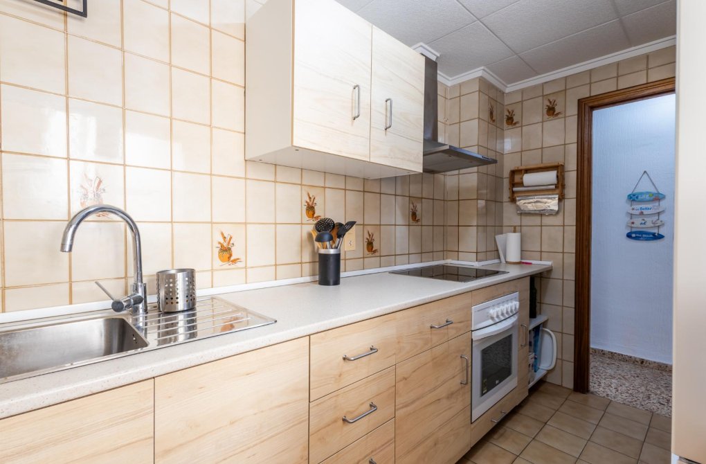 Resale - Apartamento - Torrevieja - Playa de los Naufragos