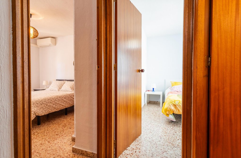 Resale - Apartamento - Torrevieja - Playa de los Naufragos