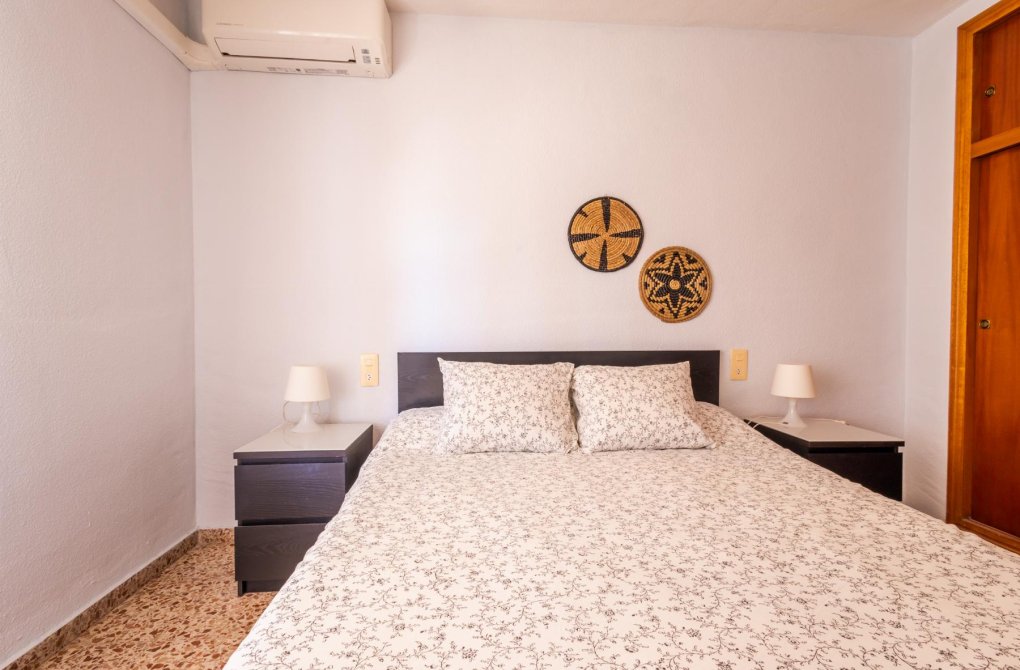 Resale - Apartamento - Torrevieja - Playa de los Naufragos