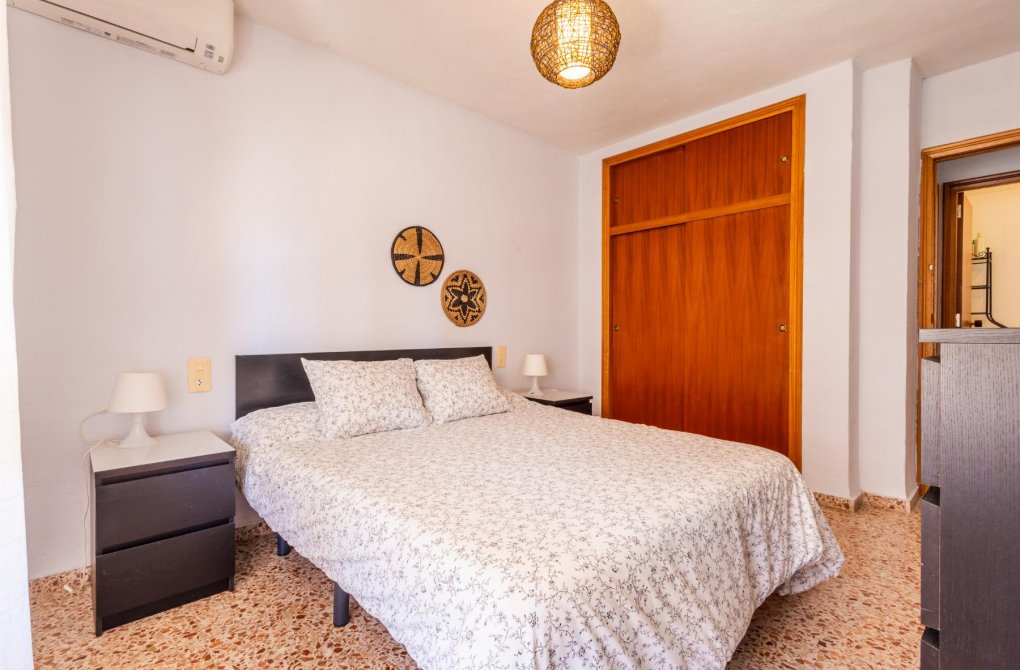 Resale - Apartamento - Torrevieja - Playa de los Naufragos