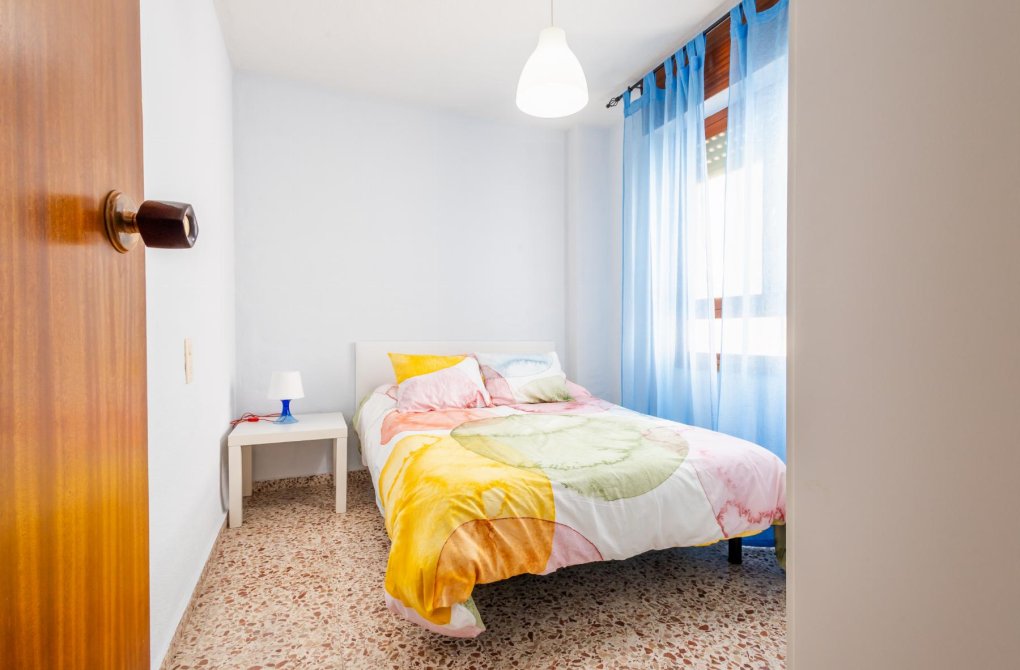 Resale - Apartamento - Torrevieja - Playa de los Naufragos
