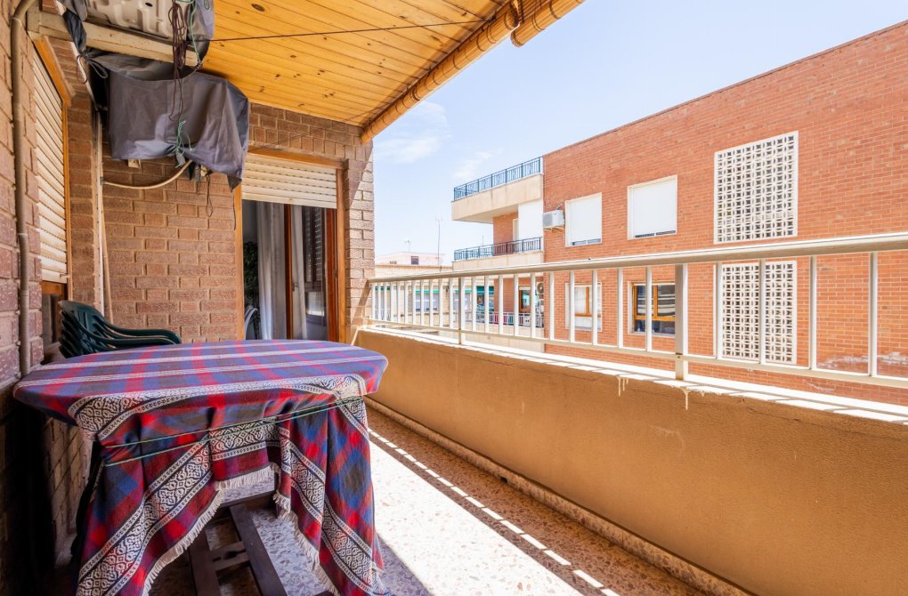 Resale - Apartamento - Torrevieja - Playa de los Naufragos