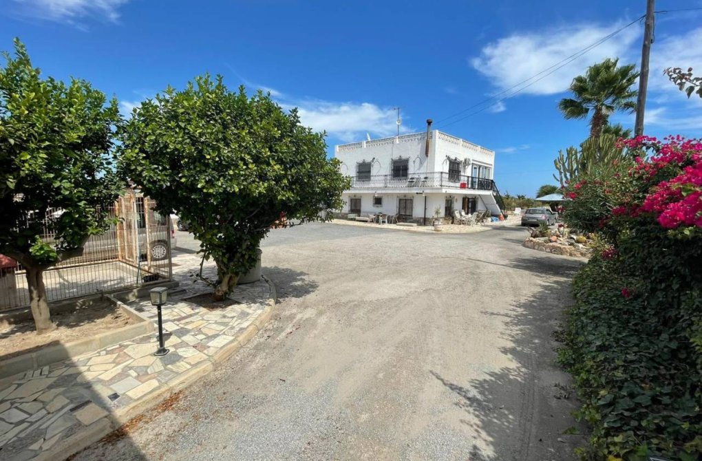 Odsprzedaż - Finca / Nieruchomość wiejska - San Fulgencio - La Marina