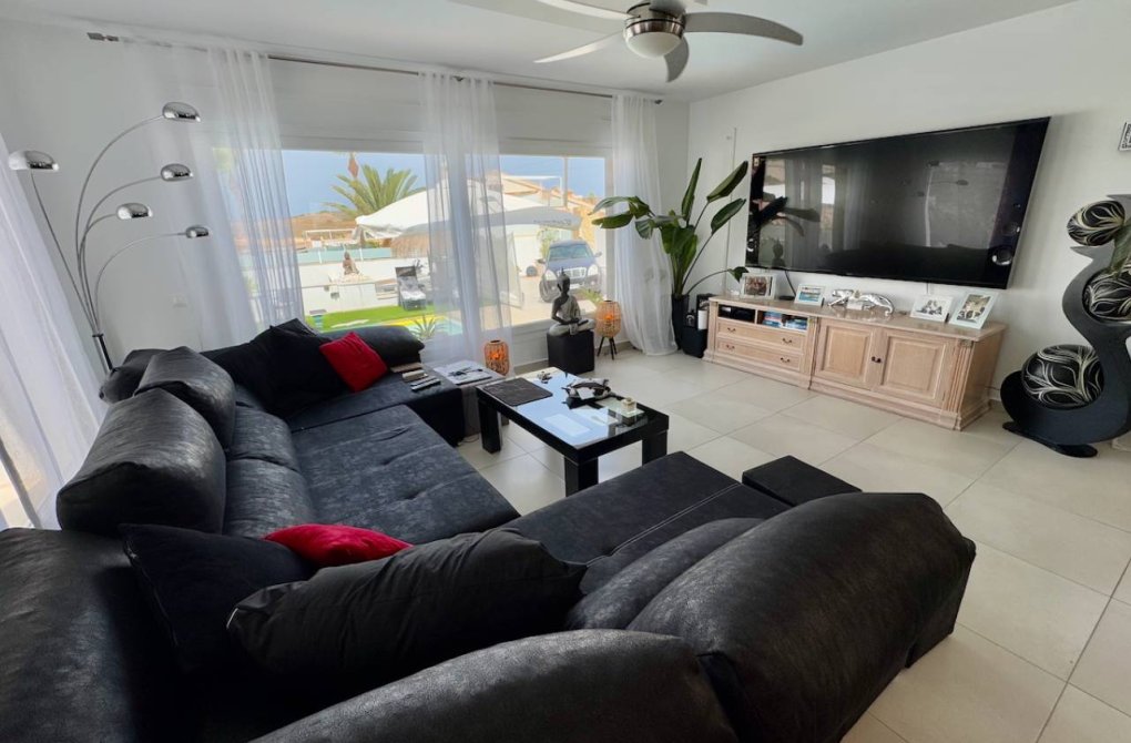 Resale - Villa - Ciudad Quesada