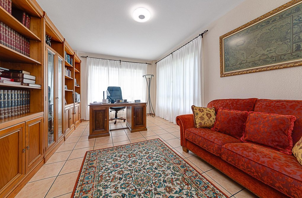 Rynek wtórny - Szalet - Torrevieja - La veleta