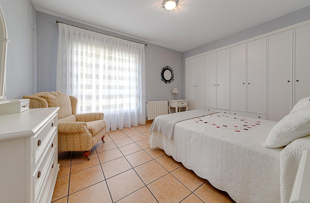 Rynek wtórny - Szalet - Torrevieja - La veleta