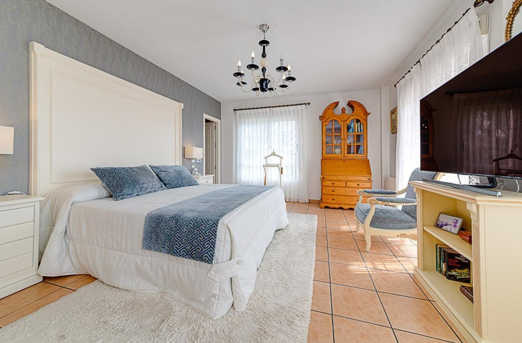 Rynek wtórny - Szalet - Torrevieja - La veleta